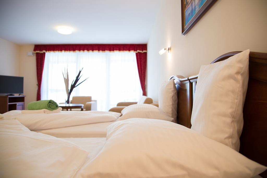 Luxury Hotel Siófok Chambre photo