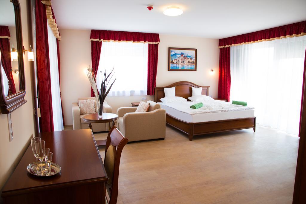 Luxury Hotel Siófok Extérieur photo